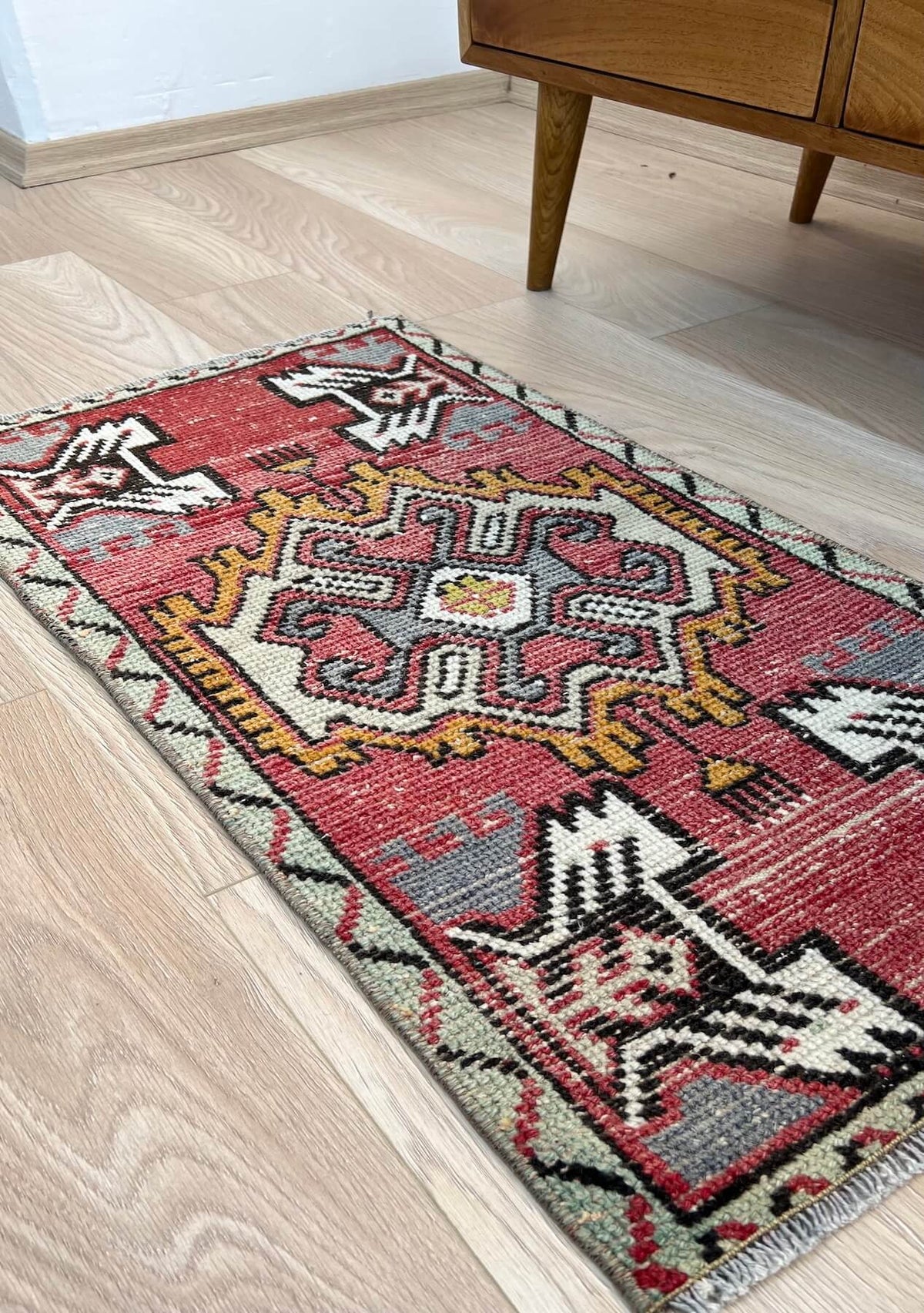 Valentina - Vintage Mini Pink Area Rug - kudenrugs