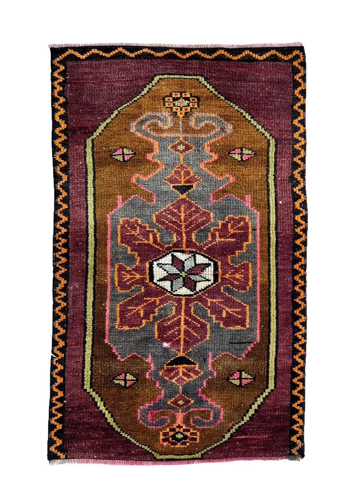 Vayle - Vintage Mini Pink Area Rug - kudenrugs