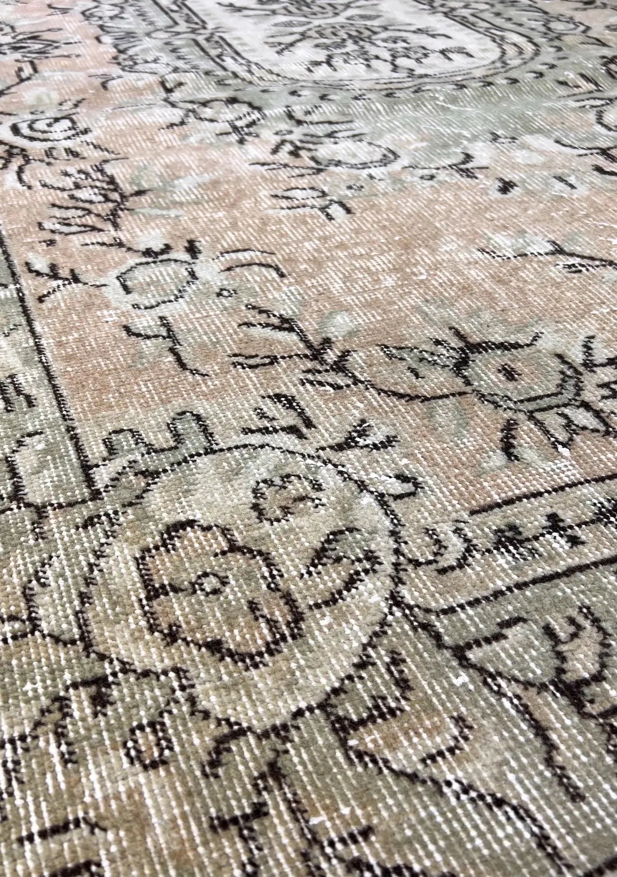 Zuri - Vintage Orange Antique Washed Rug - kudenrugs