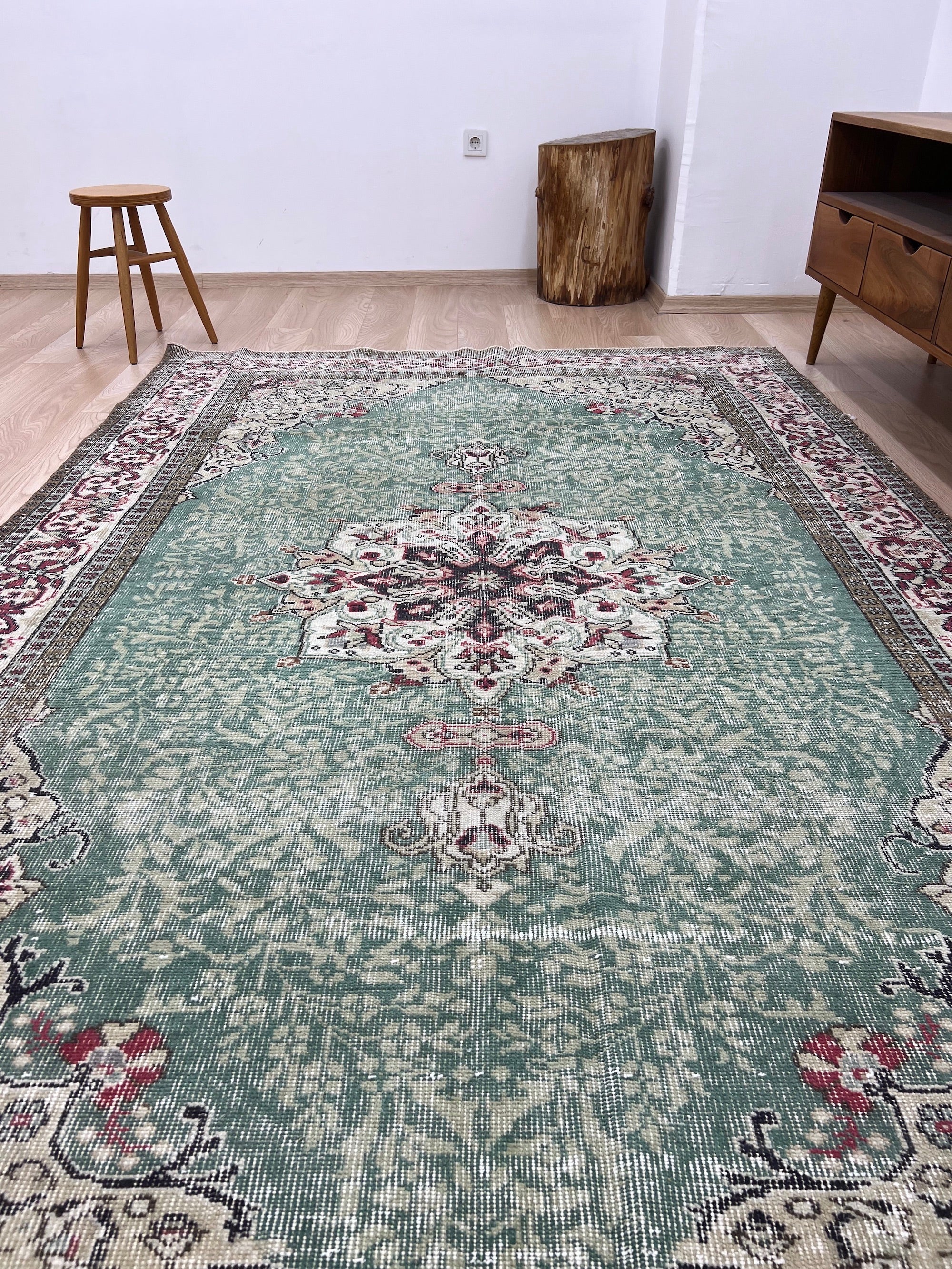 Darnella - Vintage Turkish Area Rug