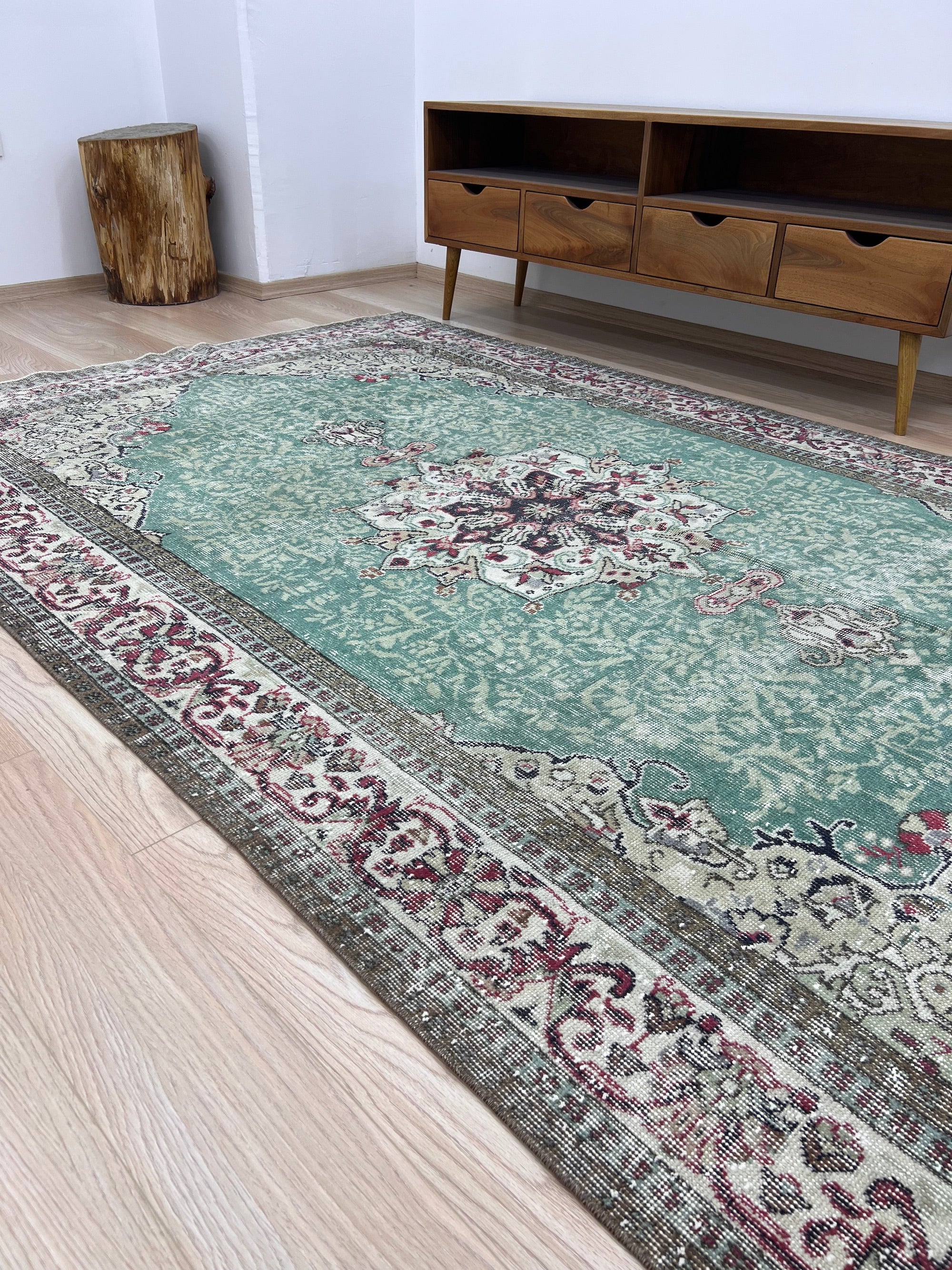 Darnella - Vintage Turkish Area Rug