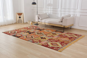 Embrace timeless design with the Akira hand-knotted rug. | Kuden Rugs