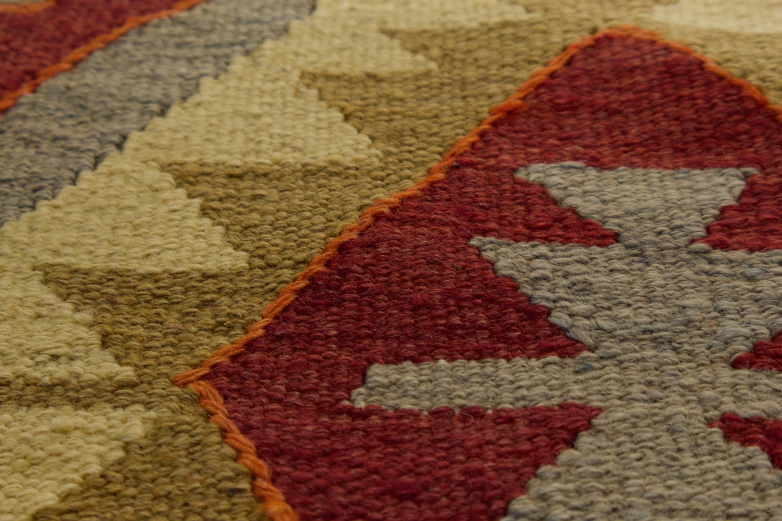 Discover the geometric charm of the Akira vintage rug. | Kuden Rugs