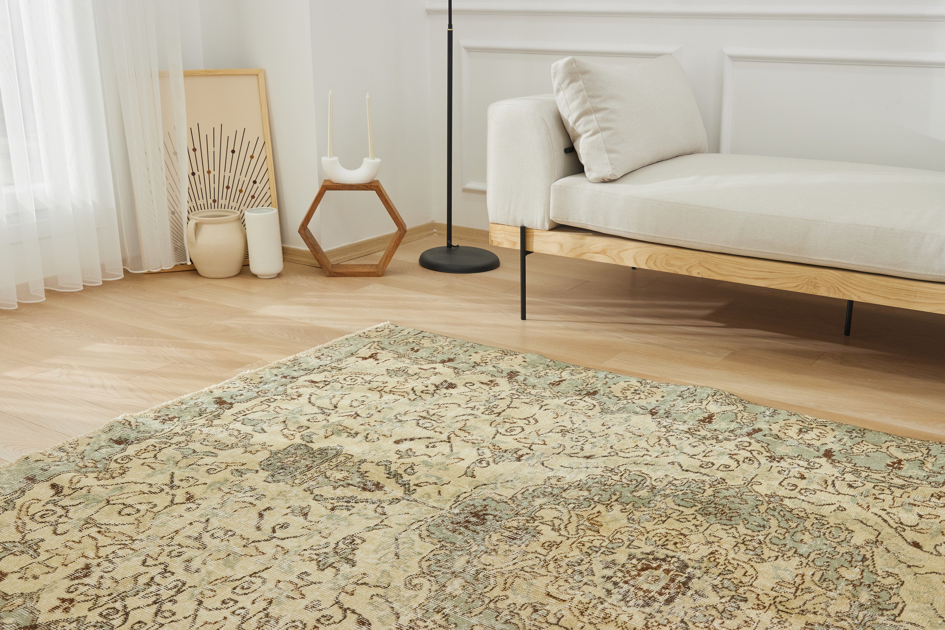 Discover Alita | Turkish Rug Tradition | Vintage Carpet Sophistication | Kuden Rugs