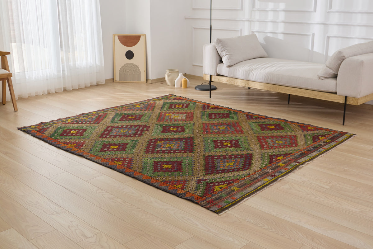 Embrace timeless design with the Anabel hand-knotted rug. | Kuden Rugs