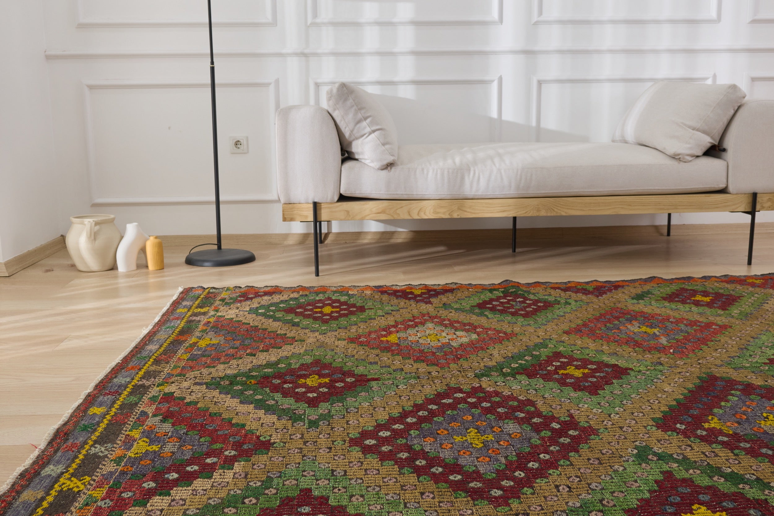 Discover the geometric charm of the Anabel vintage rug. | Kuden Rugs