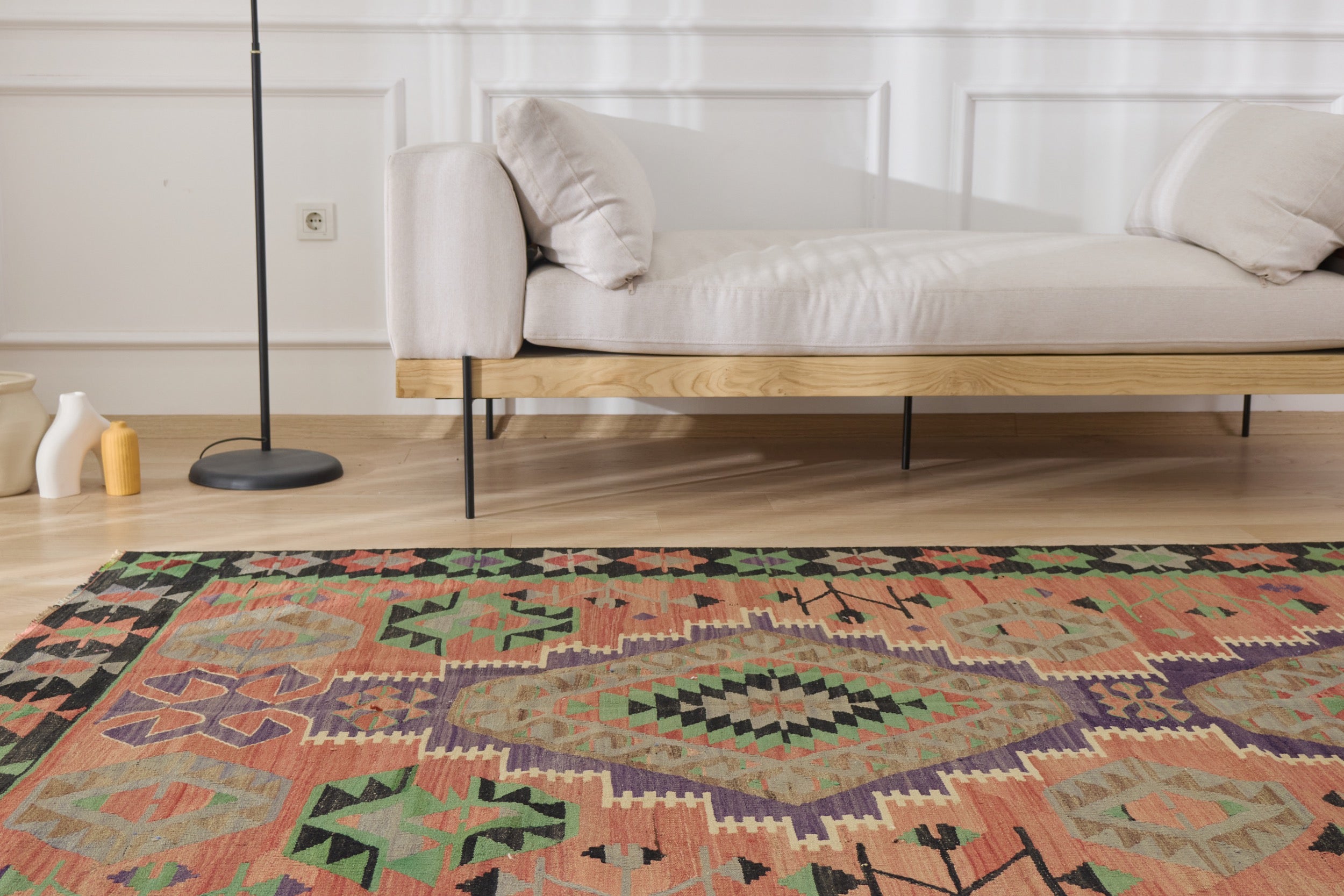 Discover the geometric charm of the Aruni vintage rug. | Kuden Rugs