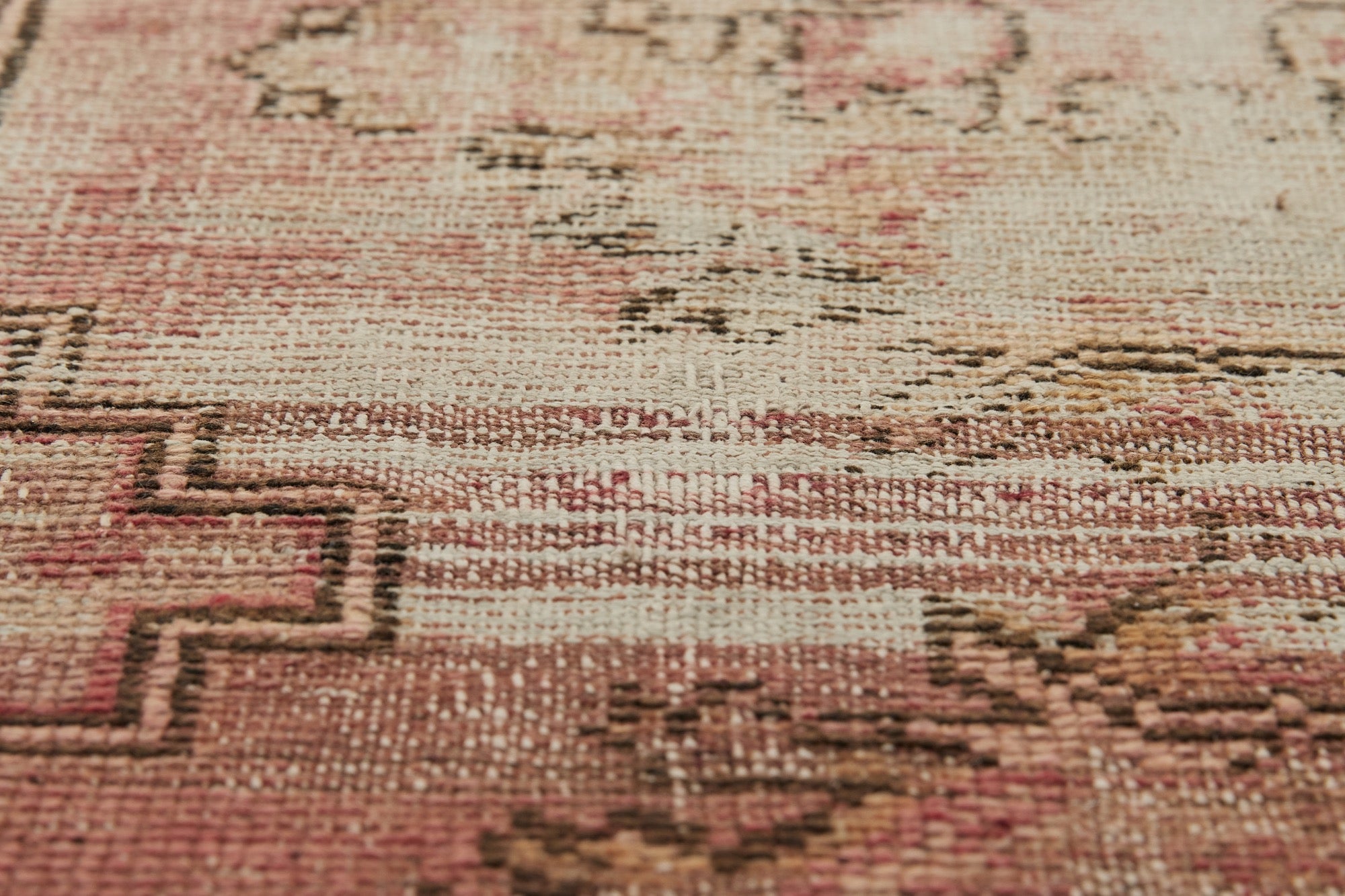 Augusta | Unique Red Carpet Craftsmanship | Kuden Rugs