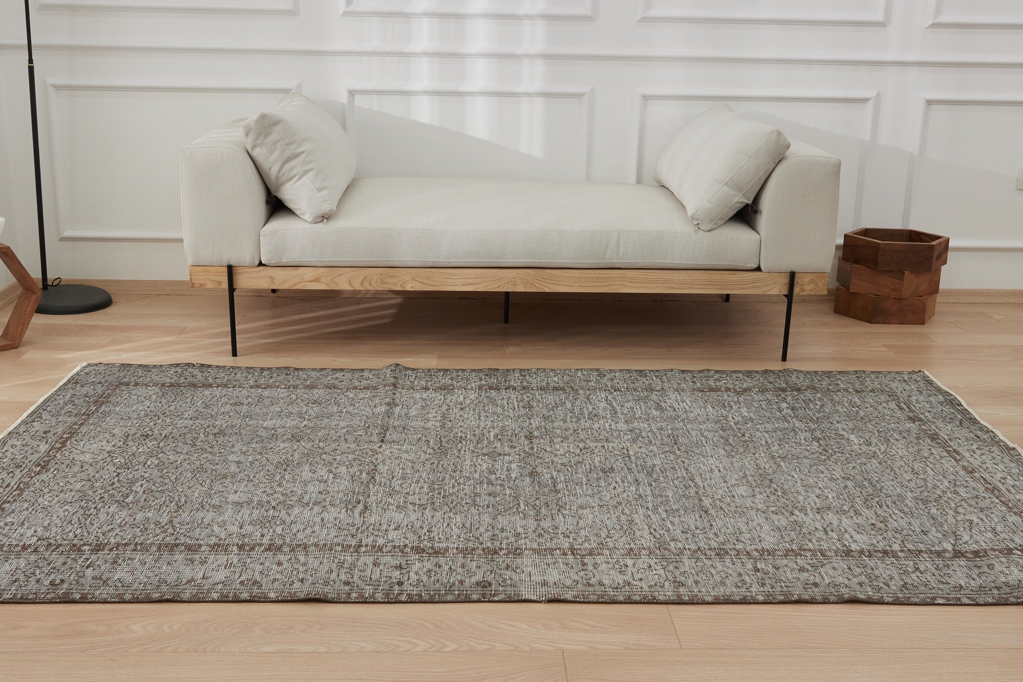 Breckin | Artisanal Wool and Cotton Rug Craftsmanship | Kuden Rugs