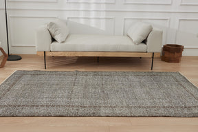 Breckin | Artisanal Wool and Cotton Rug Craftsmanship | Kuden Rugs