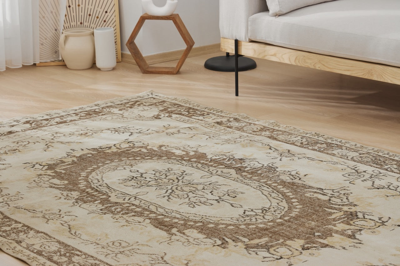 Ashleigh | Timeless Turkish Rug | Artisanal Carpet Mastery | Kuden Rugs