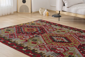 Discover the geometric charm of the Cadence vintage rug. | Kuden Rugs