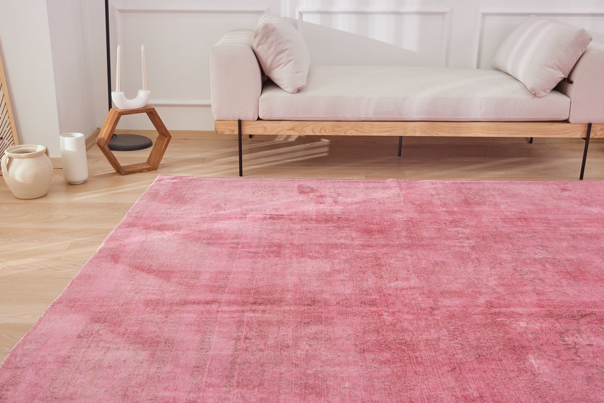 Camryn | Modern Vintage Allure | Artisanal Plain Carpet | Kuden Rugs