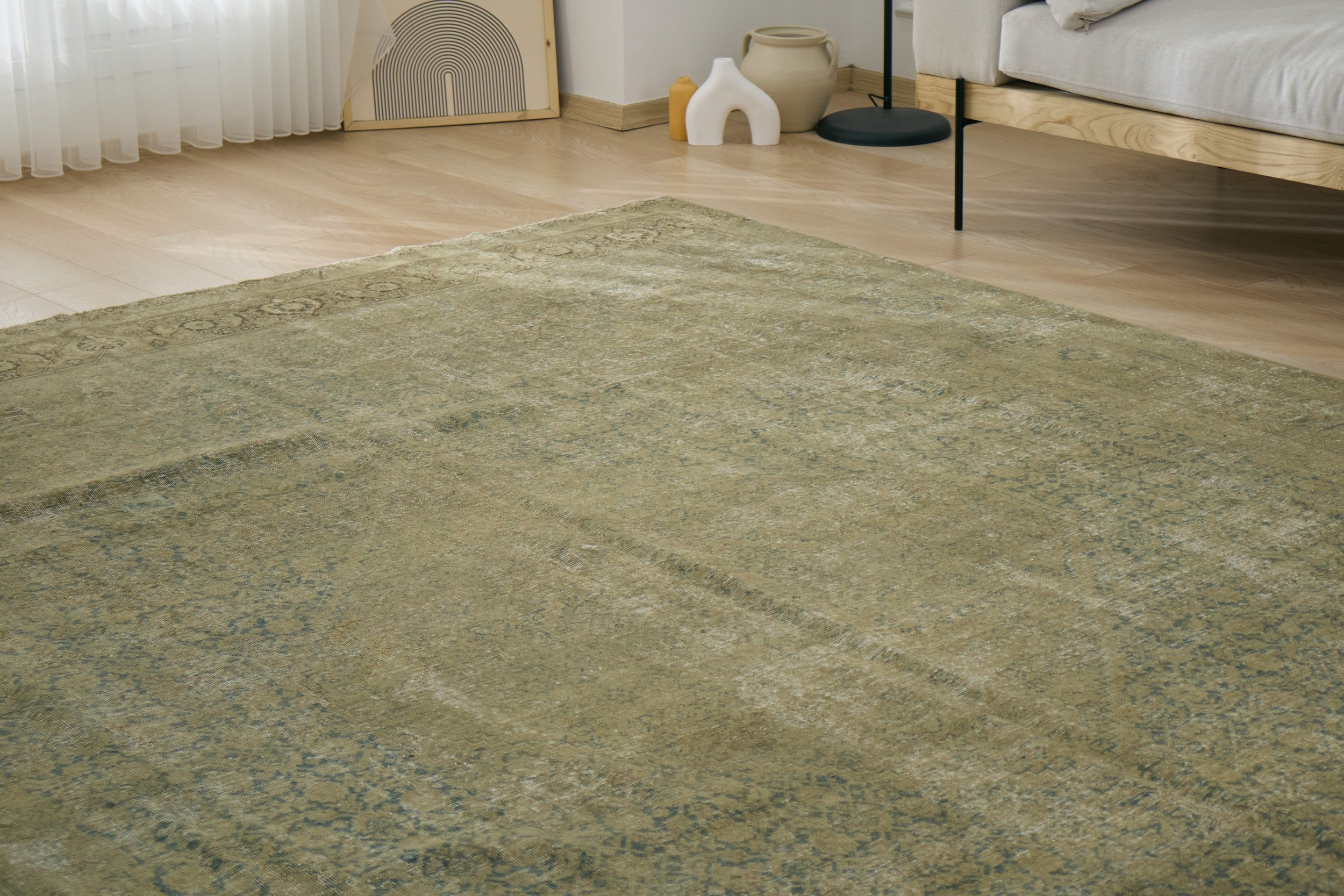 Catshy - Classic Persian Elegance | Kuden Rugs