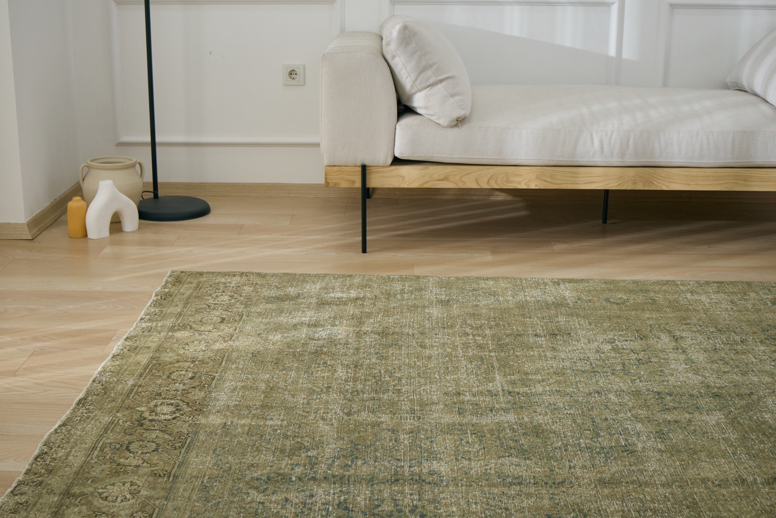 Catshy - Timeless Oriental Sophistication | Kuden Rugs