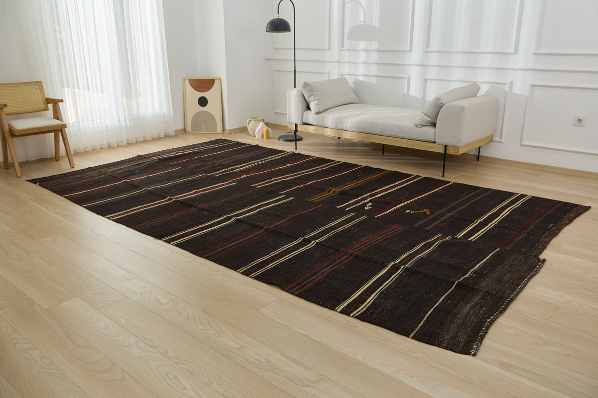 Embrace timeless design with the Cheyanne hand-knotted rug. | Kuden Rugs