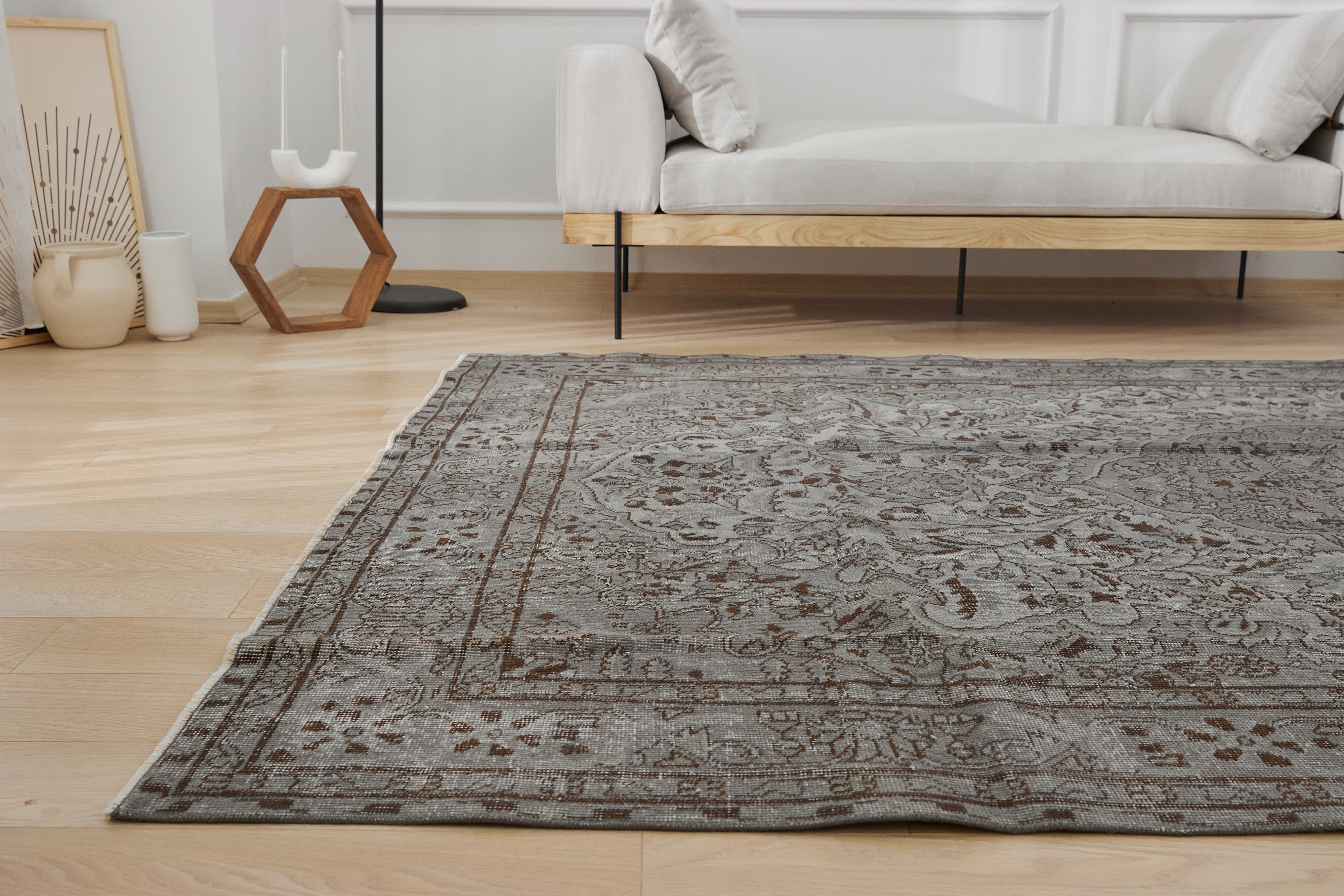 Emmarose: A Blend of Tradition and Modernity | Kuden Rugs