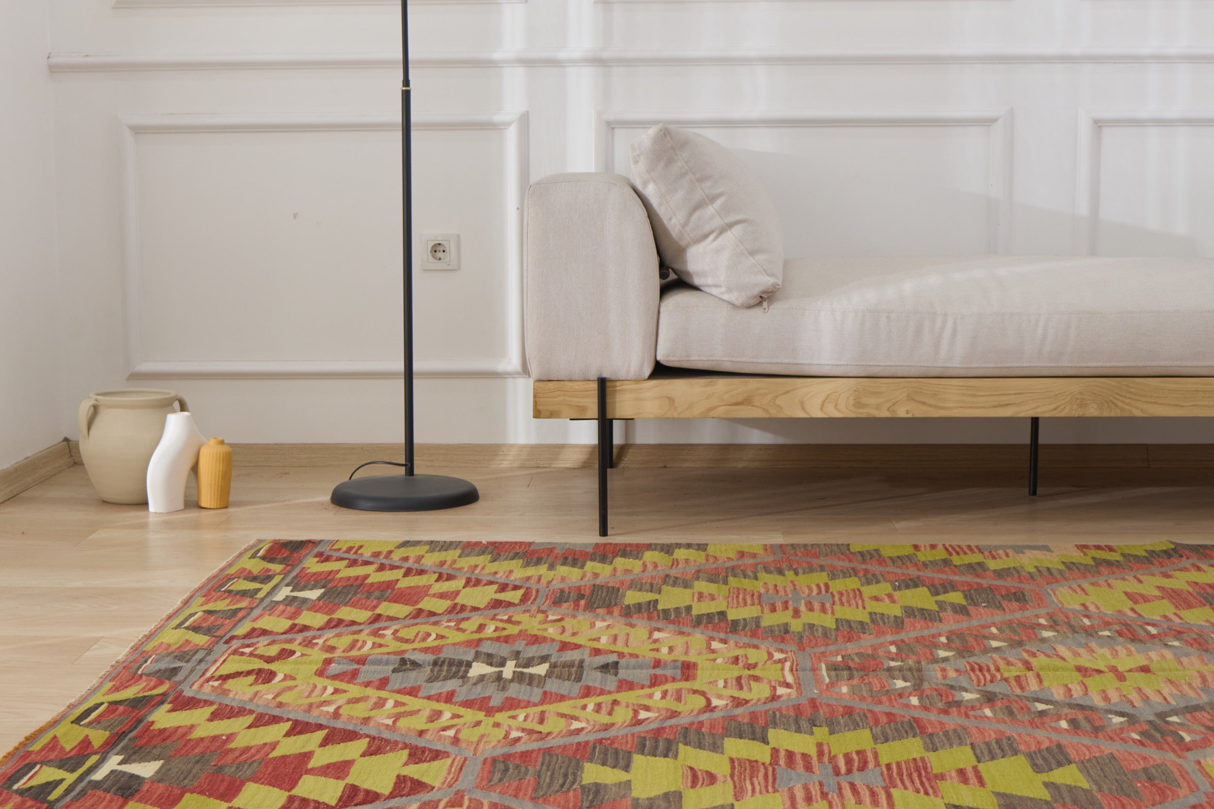 Discover the geometric charm of the Esperanza vintage rug. | Kuden Rugs