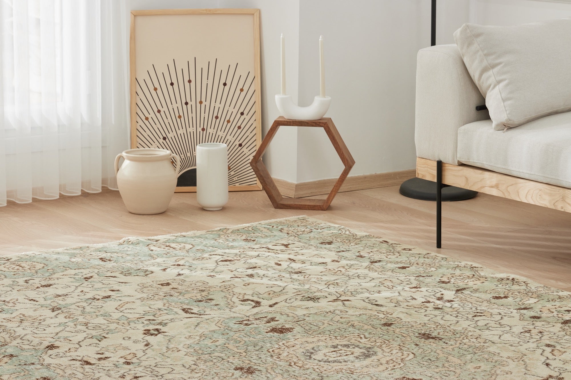 Evelyn | Timeless Area Rug Charm | Kuden Rugs