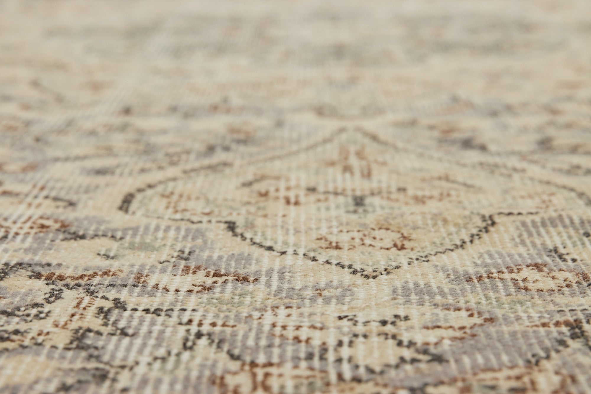 Evgenia | Sophisticated Vintage Rug with Contemporary Flair | Kuden Rugs