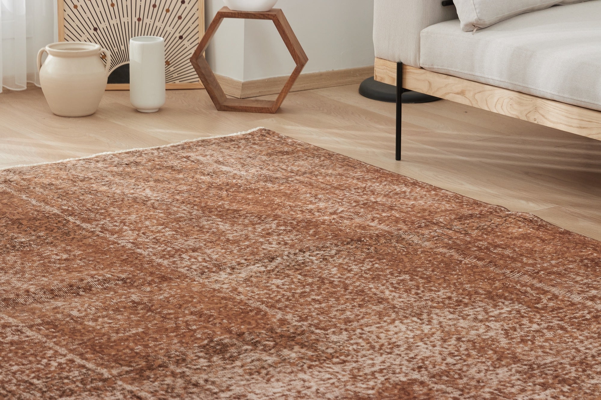 Faethe | Timeless Area Rug with Low Pile | Kuden Rugs