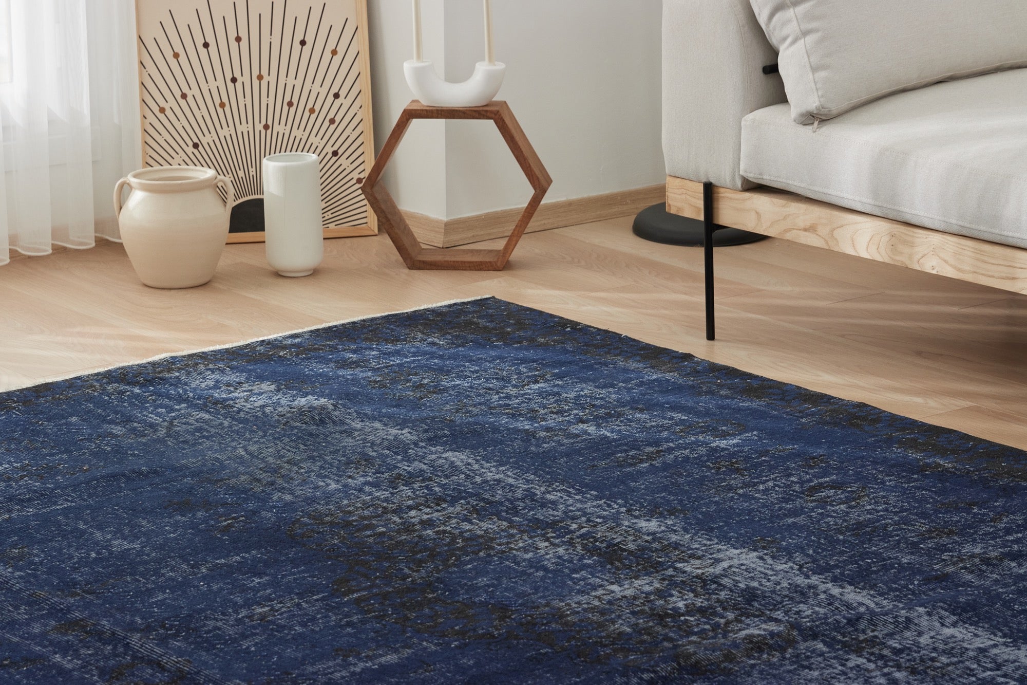 Faiga | Timeless Area Rug with Low Pile | Kuden Rugs