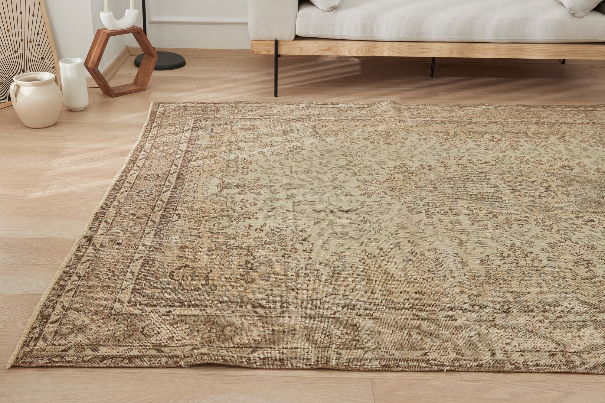 Glenda | Hand-Knotted Area Rug with Timeless Elegance | Kuden Rugs
