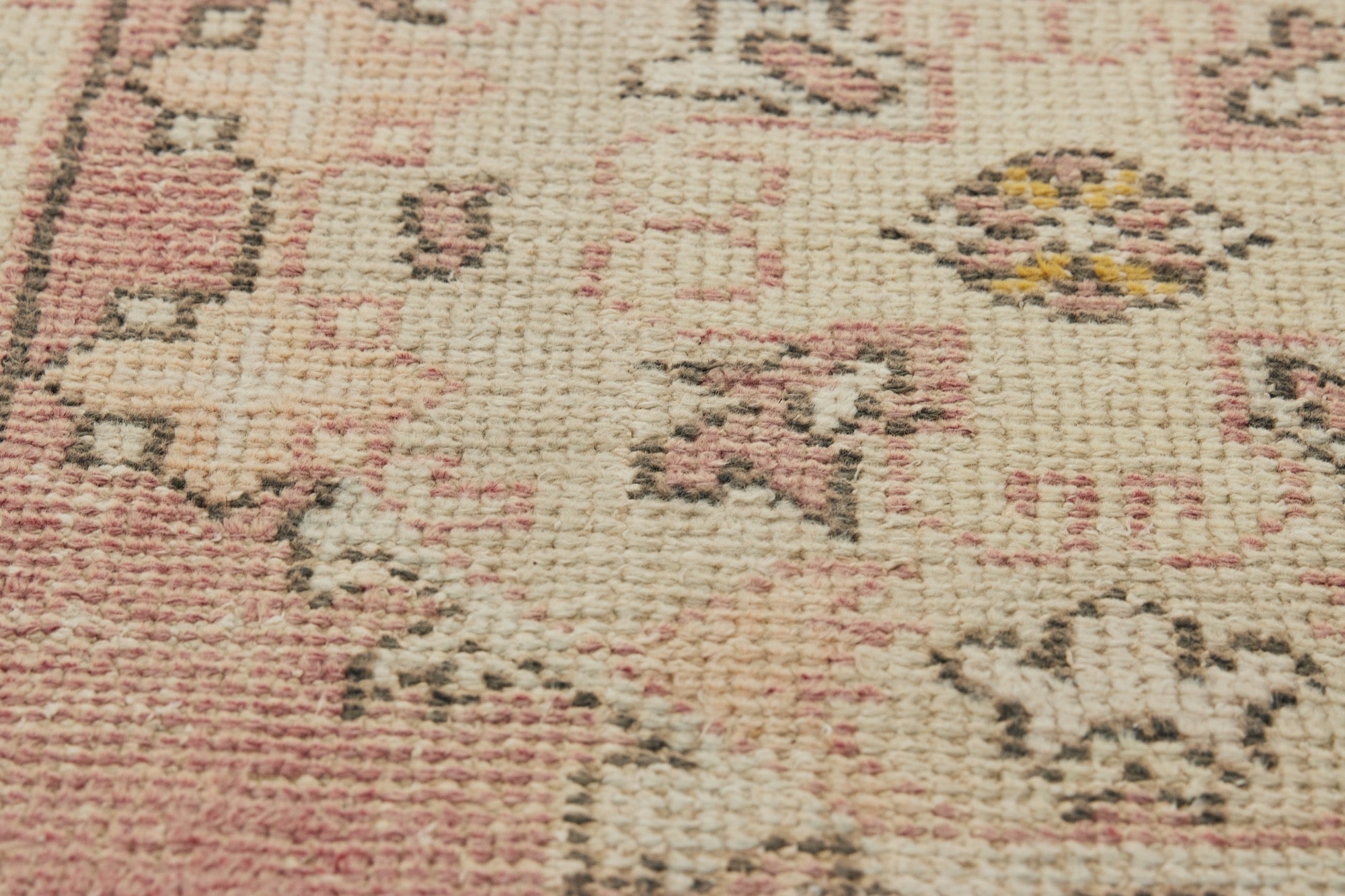 Idelle | Timeless Design | Handmade Runner Carpet | Kuden Rugs