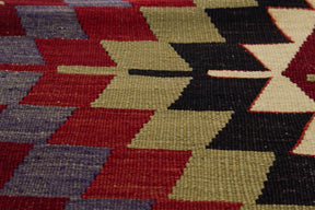 Enhance your decor with the striking Imani area rug. | Kuden Rugs