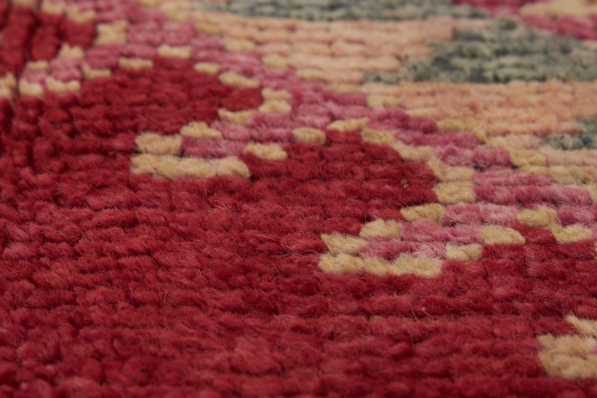 Indie | Timeless Medium-Pile Area Carpet | Kuden Rugs