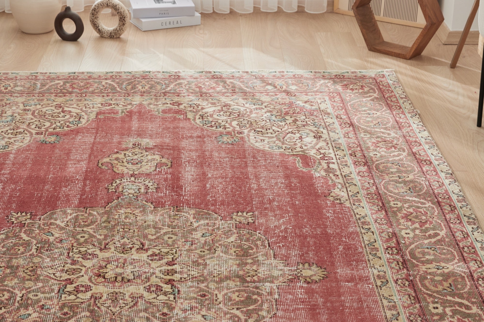 Inesila | Timeless Design | Handmade Vintage Carpet | Kuden Rugs
