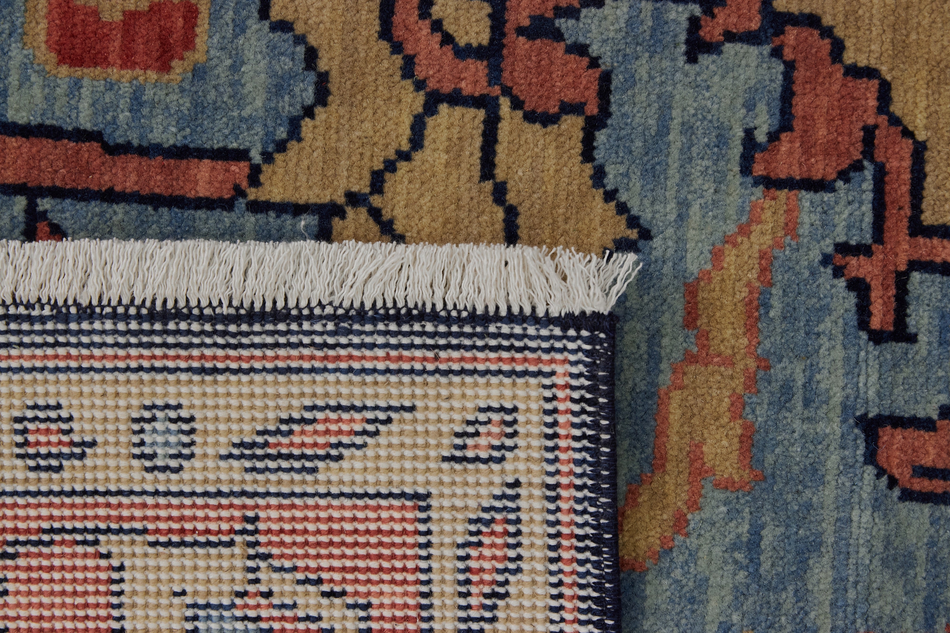 Sophisticated Weaving - Isabella's Expert Turkish Carpet Craft