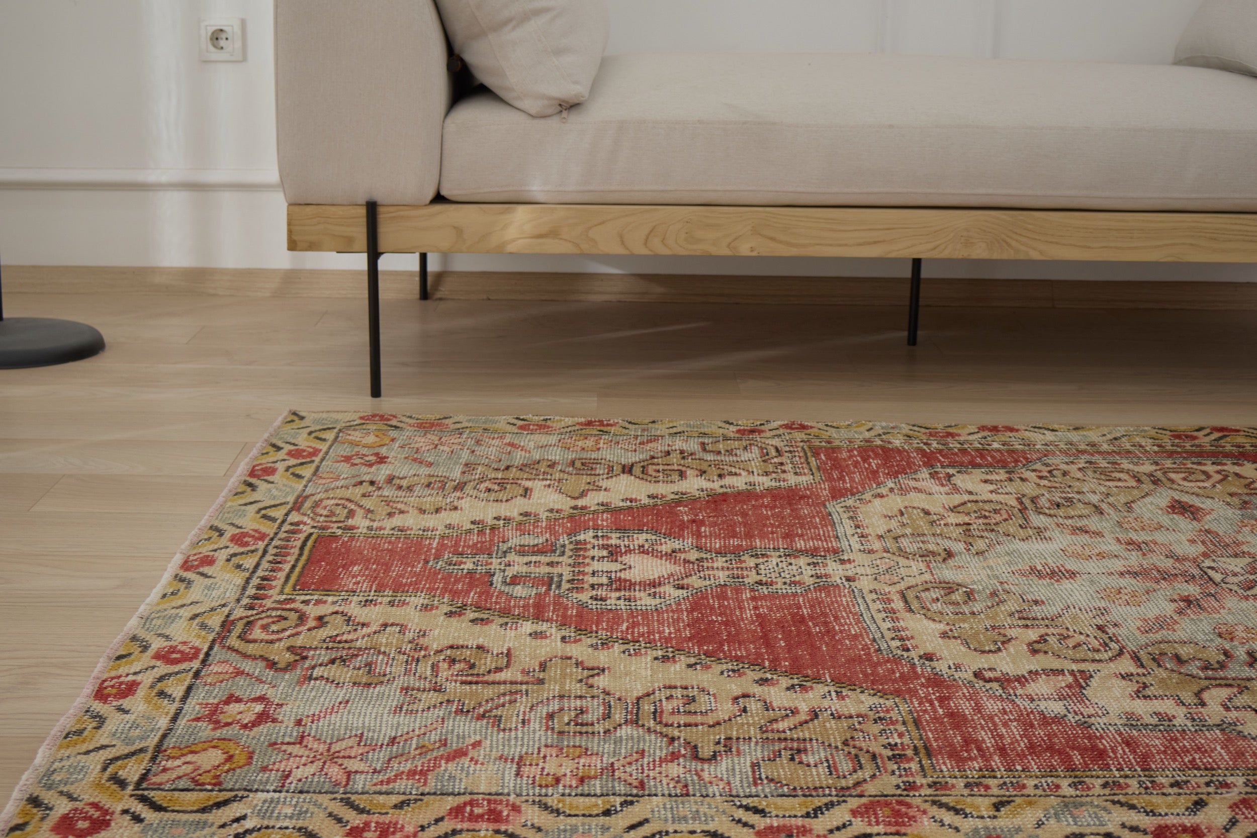 Isobelle - Oushak Rug | Kuden Rugs