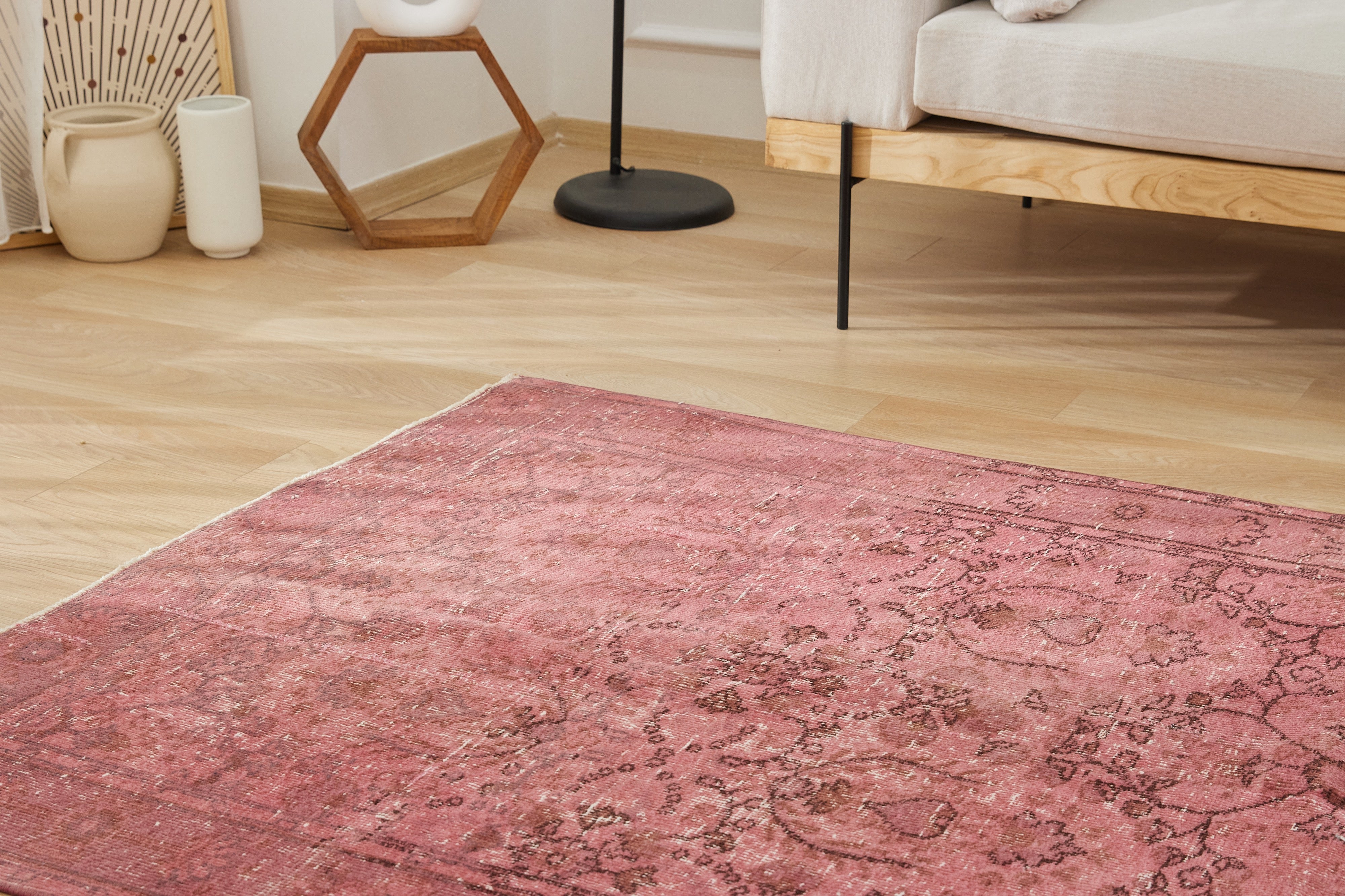 Discover Jaclyn | Turkish Rug Craftsmanship | Vintage Carpet Allure | Kuden Rugs