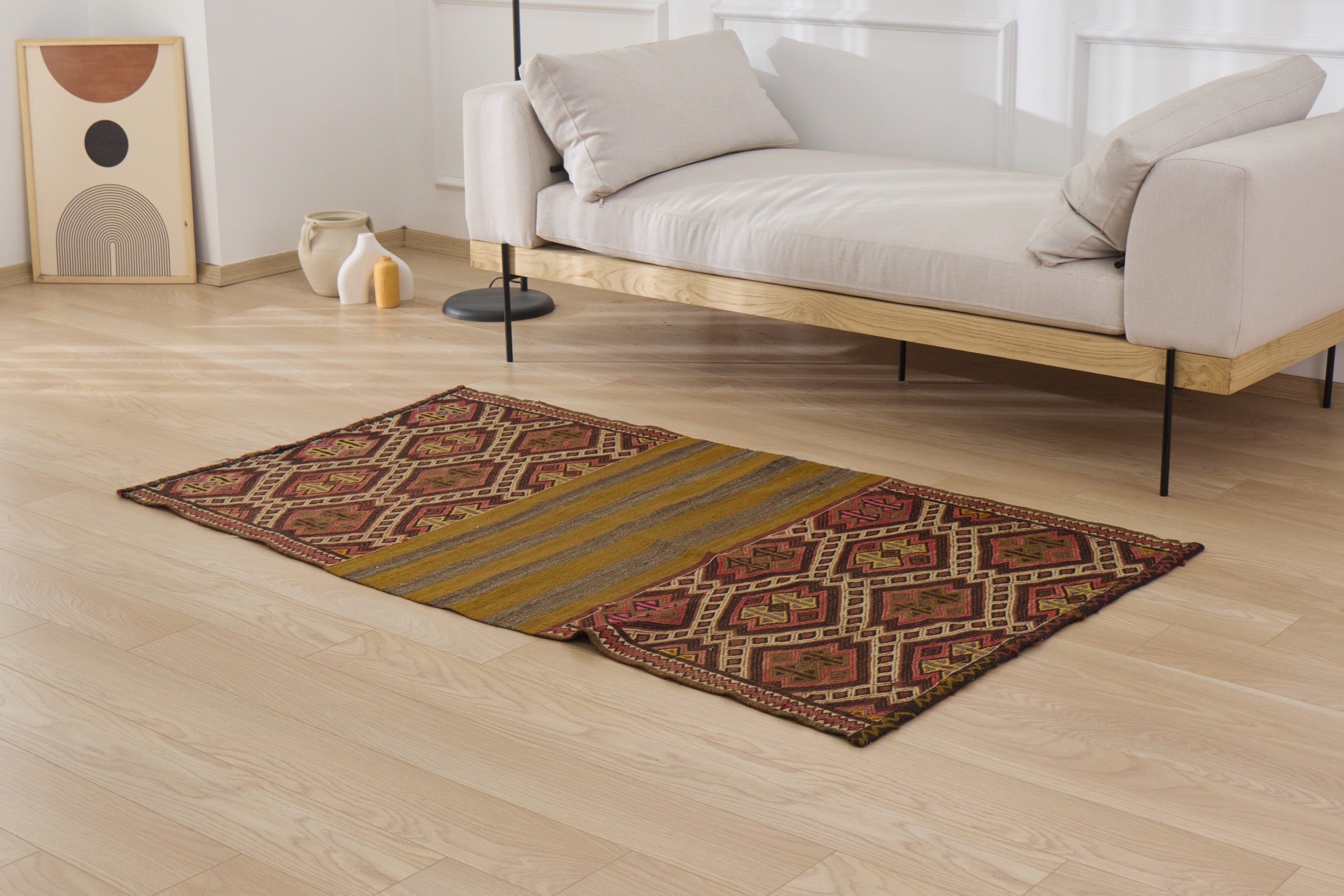 Embrace timeless design with the Jaylah hand-knotted rug. | Kuden Rugs