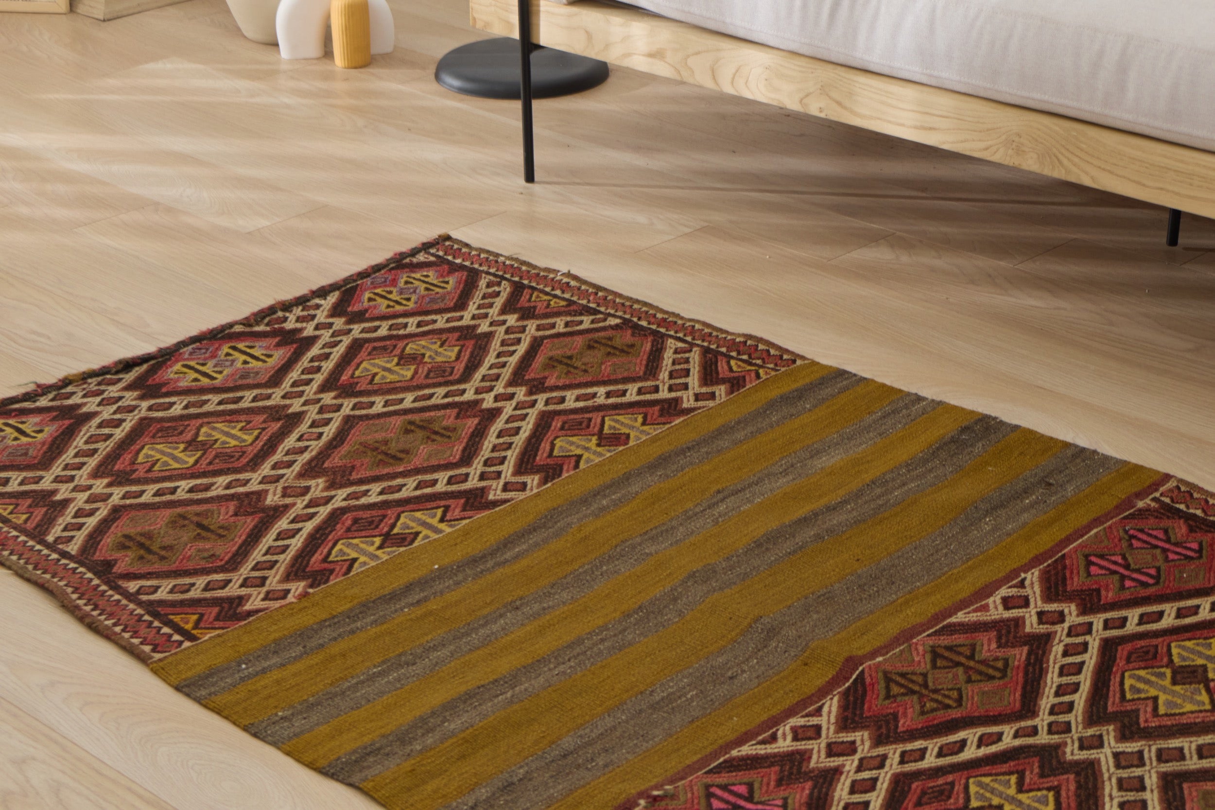 Jaylah: A unique Turkish carpet with rich red tones. | Kuden Rugs