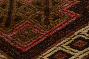 Handwoven tradition meets modern style: The Jaylah Rug. | Kuden Rugs