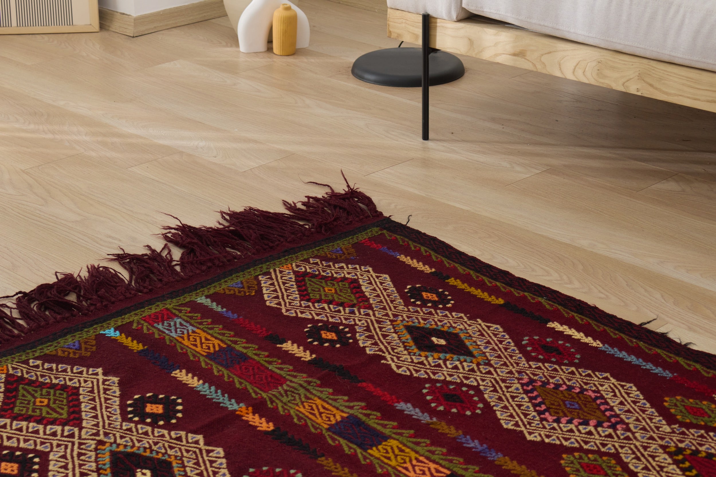 Juliette: A unique Turkish carpet with rich red tones. | Kuden Rugs