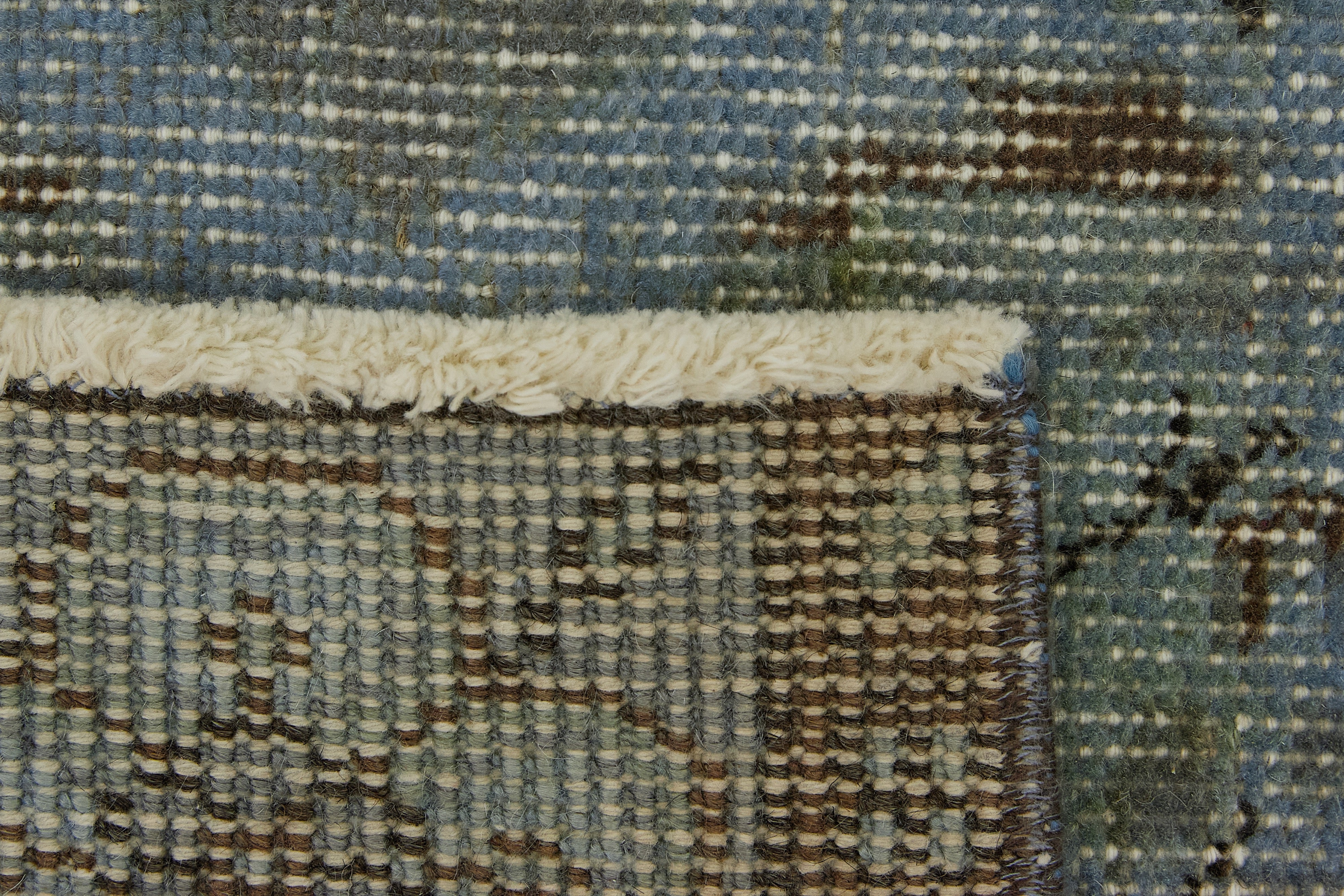 Masterful Weaving - Kairi's Turkish Carpet Excellence