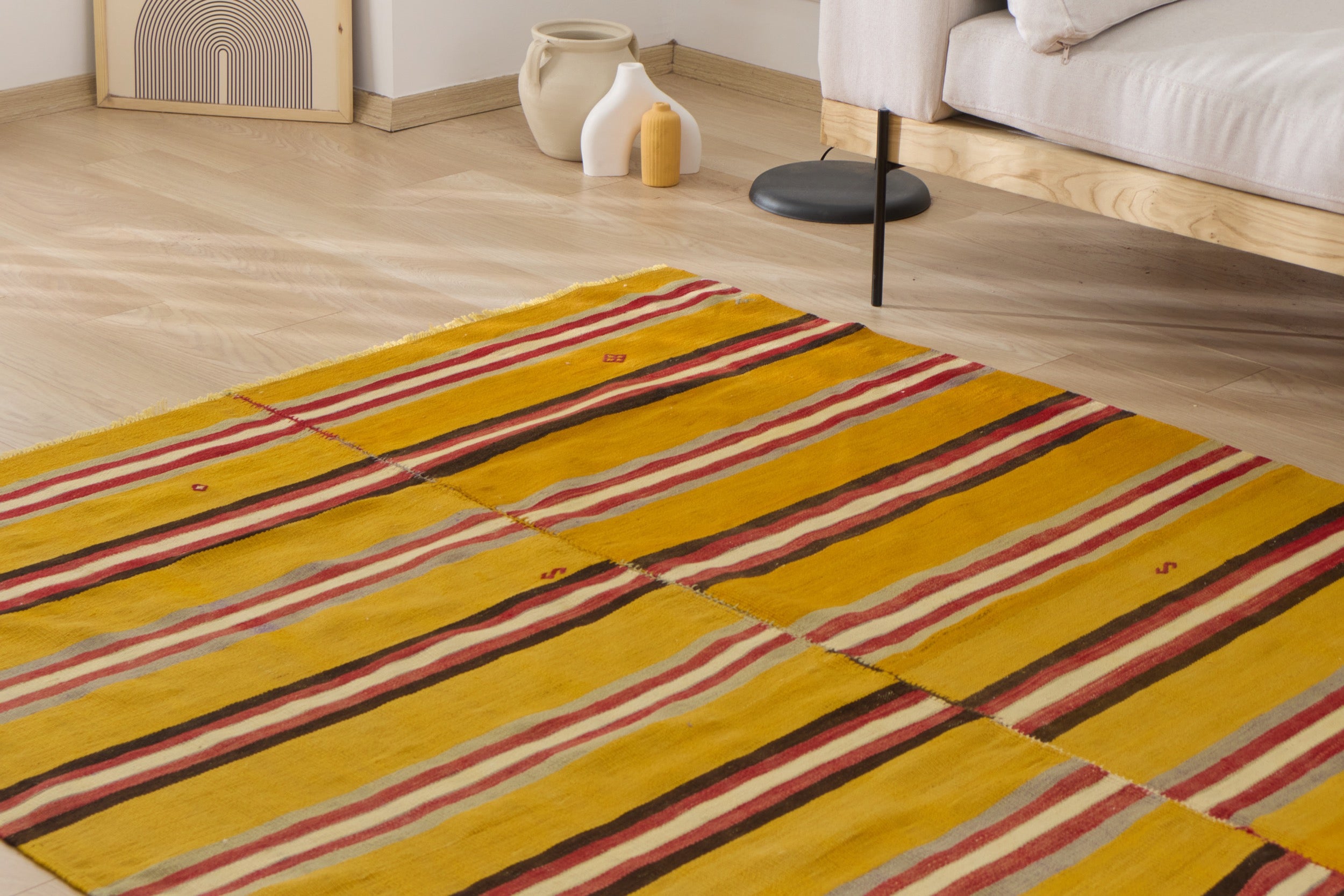 Kaitlin: A unique Turkish carpet for colorful interiors. | Kuden Rugs