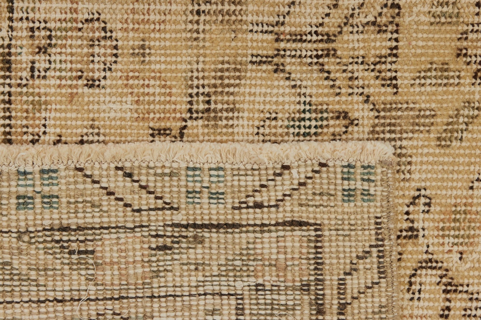Kenia | Timeless Design | Handmade Vintage Carpet | Kuden Rugs