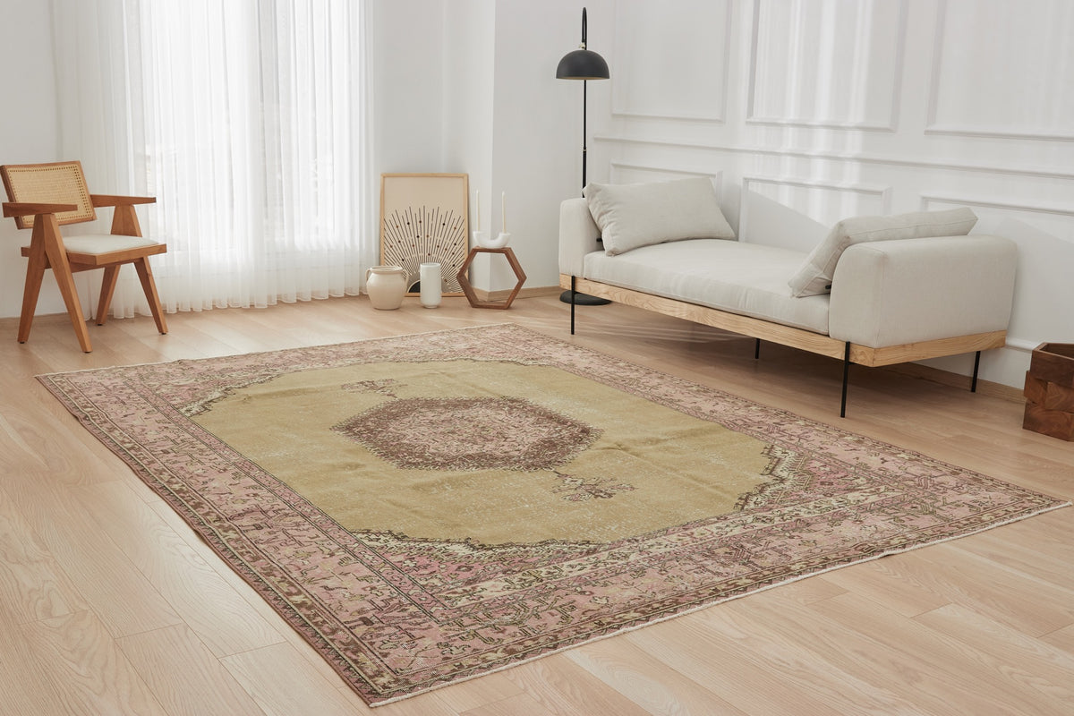 Komal | Exquisite Medallion Vintage Carpet | Kuden Rugs