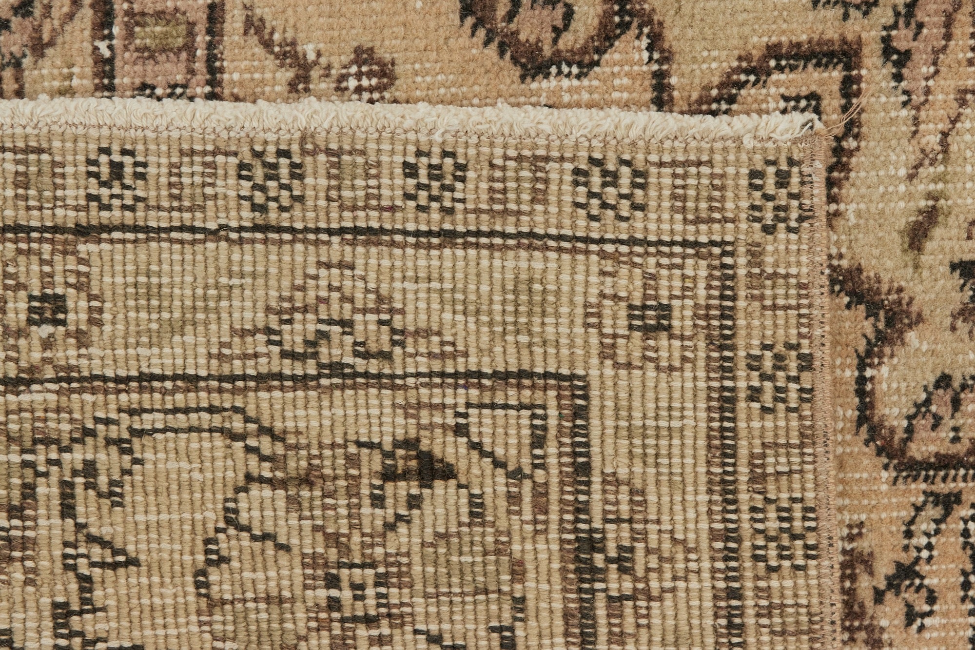 Lesly | Timeless Design | Handmade Vintage Carpet | Kuden Rugs