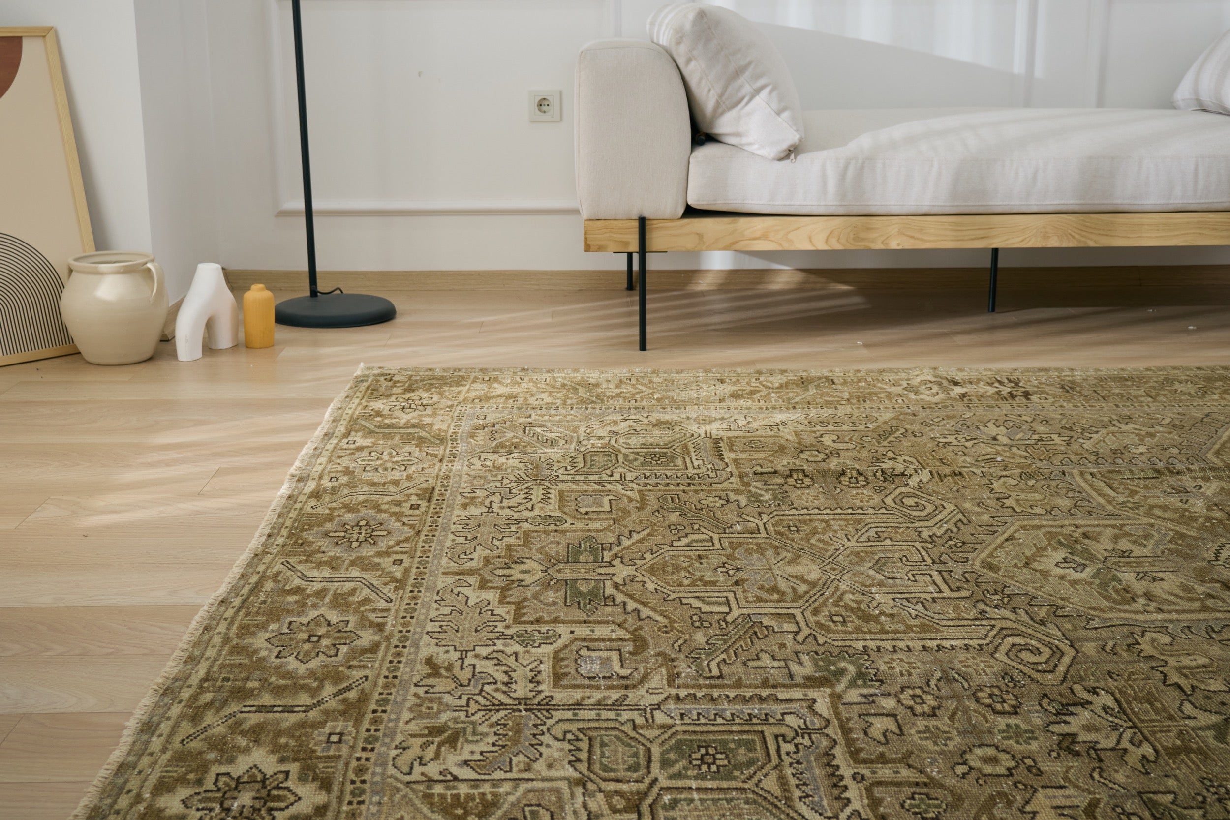 Lisa - Antique Grace, Lasting Style | Kuden Rugs