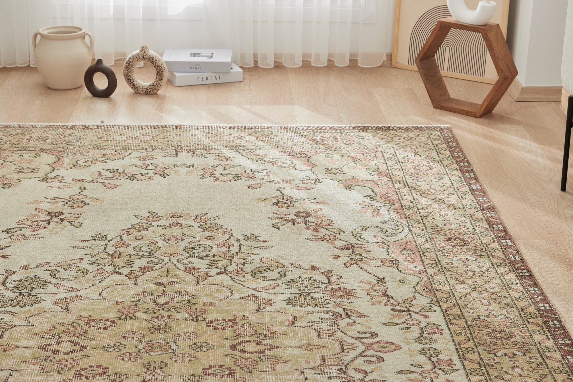 Macaria | Vintage Area Rug with Timeless Elegance | Kuden Rugs