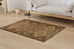 Embrace timeless design with the Maren hand-knotted rug. | Kuden Rugs