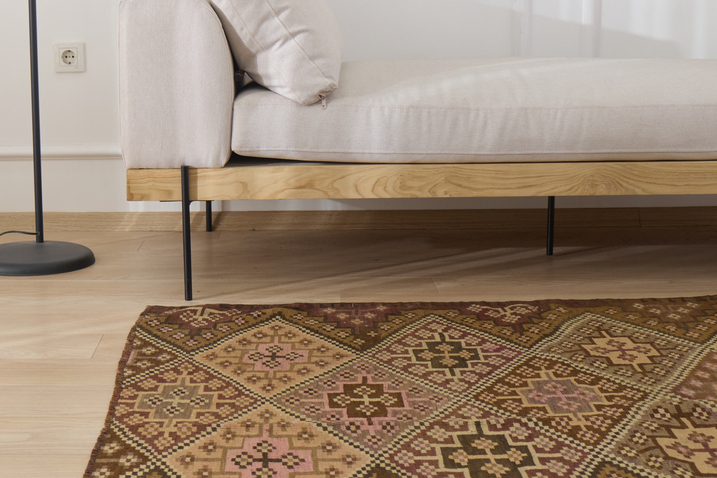 Discover the geometric charm of the Maren vintage rug. | Kuden Rugs