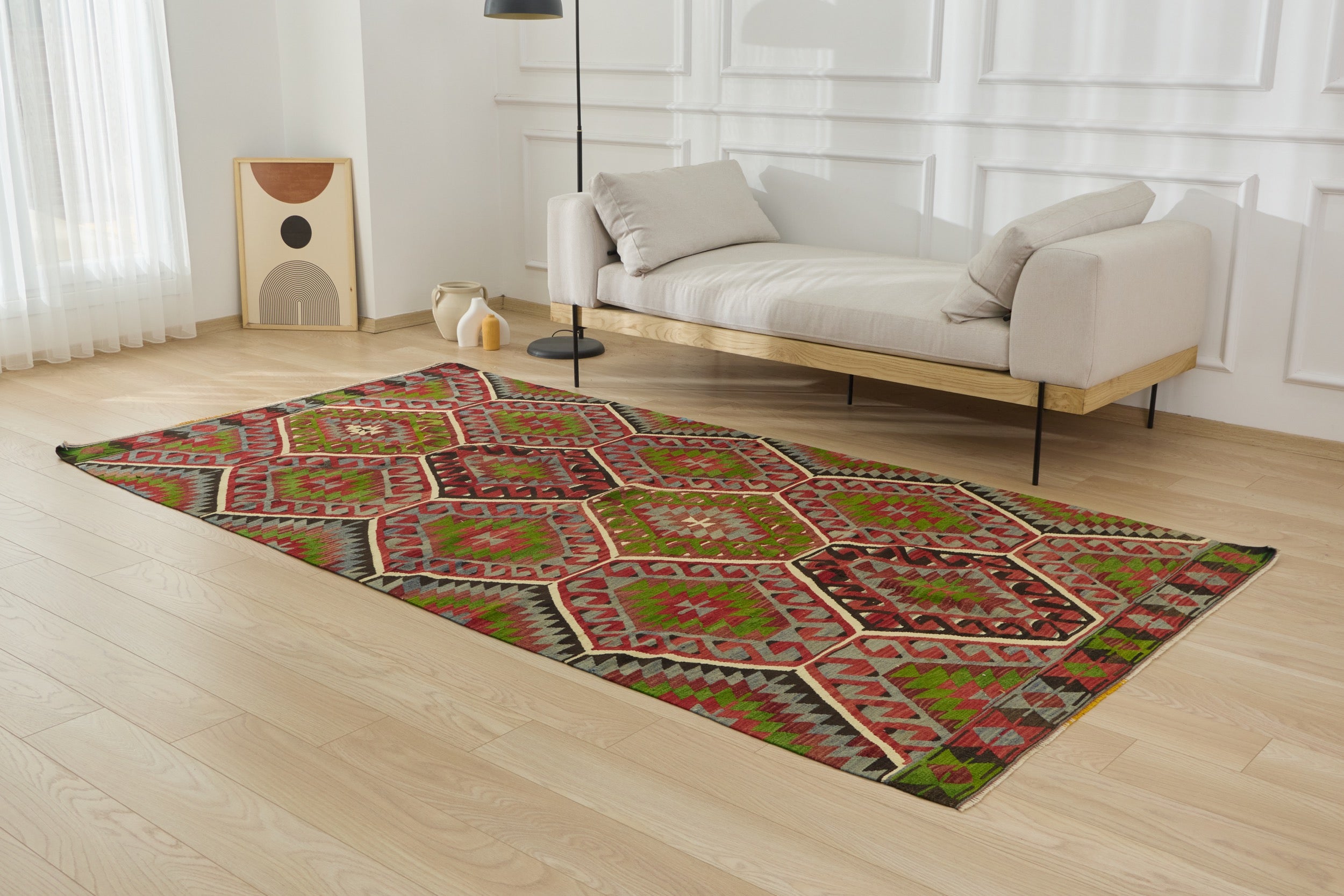 Step into elegance with the Maryjane hand-knotted carpet. | Kuden Rugs