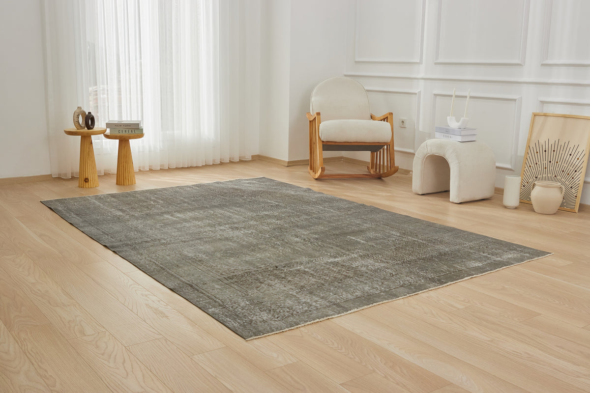Elegant Overtones - Maven's Exemplary Turkish Carpet