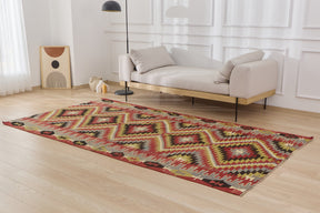 Embrace timeless design with the Meadow hand-knotted rug. | Kuden Rugs